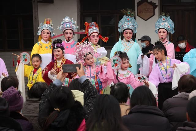 浙江德清:送戏下乡 文化惠民